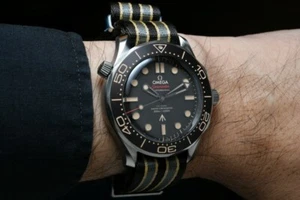 JAMES BOND "NO TIME TO DIE" NATO® WATCH STRAP FOR OMEGA SEAMASTER  WATCH 20mm - Picture 1 of 44