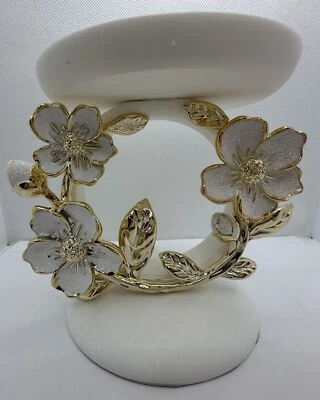 Bath & Body Works White & Gold Flower Ring 3-wick Pedestal Candle Holder - Image 1 of 2