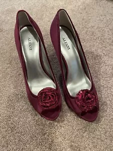 Alfani Women Sz 9.5 M Maroon Platform Satin Shoes Heels Rose Sequin Peep Toe - Picture 1 of 13