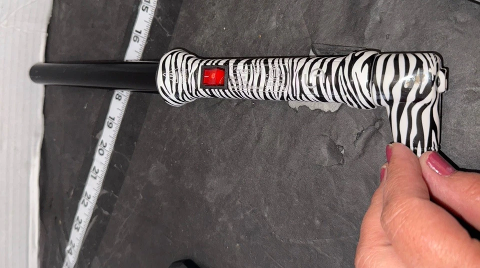 Le Angelique Zebra Print 1” Curling Rod - Image 1 of 4