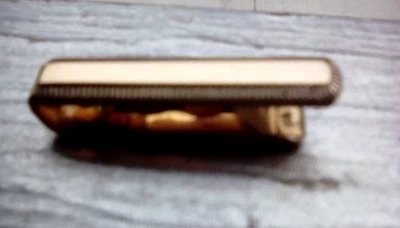 MEN'S STAINLESS METAL GOLD TONE NECKTIE TIE BAR CLASP CLIP CLAMP PIN 1.25 X 0.25 - Image 1 of 4