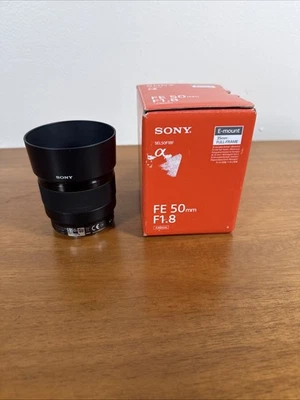 Lente principal estándar Sony SEL 50 mm f/1,8 - *Leer* sin probar. Foto 1 de 4