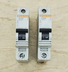 Cantidad 1 - Disyuntor de riel DIN Merlin Gerin MG24504 1 polo 6 amperios 277 VAC - Imagen 1 de 3