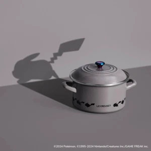 Le Creuset Pokemon Collection Pikachu EOS Casserole Dark Gray 3.7L 20cm - Picture 1 of 7