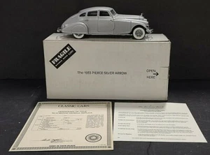DANBURY NEUWERTIG 1933 PIERCE SILBERPFEIL Vintage Replik 1:24 mit Papieren - eine Schönheit! - Bild 1 von 5