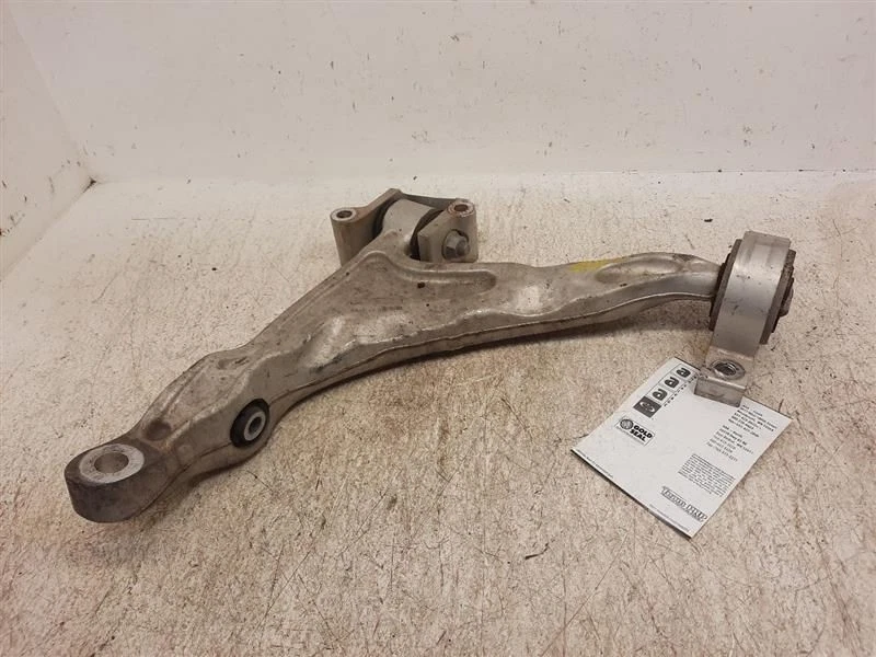 Brazo de control delantero inferior izquierdo Volvo S90 2017-2023 OEM Foto 1 de 1