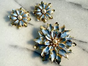 Statement Vintage Gold Tone Blue Pearl Flower Brooch & Earring Set - Picture 1 of 6