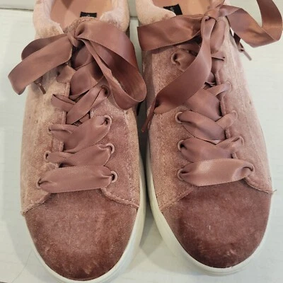 Tênis de veludo Steven by Steve Madden "Bogart" com fita de renda tamanho 8.5 - Imagem 1 de 4