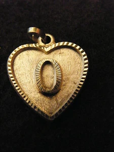 Argento Ciondolo Cuore Medaglione Argento Placcato Lettera O 2 CM - Foto 1 di 2
