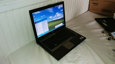 Dell Latitude D620/D630 Retro Laptop Windows XP pro SP3 Serial 320 GB HD 4GB Ram - Image 1 of 4