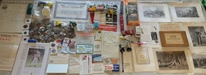 Antik Vintage Sammlerstücke Lot 186 Trödel Schublade Münzen Karten Sammlerstücke Spielzeug - Bild 1 von 24