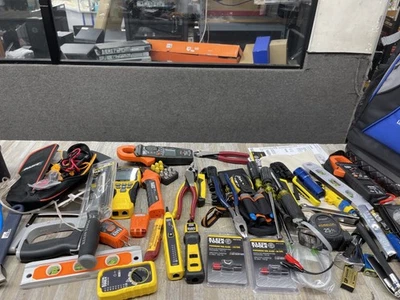 LOT OF  Klein Tools   ELECTRIC  PLUMING  TOOLS MOST NEW WITH LINCOLN TECH CARRY - Image 1 of 4