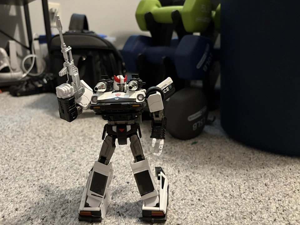 Takara Tomy MP-17 PROWL Transformers Obra Maestra Foto 1 de 2