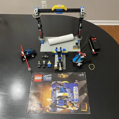 Lego Studios 1351 Movie Backdrop Studio com Minifiguras Motor Works - 100% COMPLETO! - Imagem 1 de 4