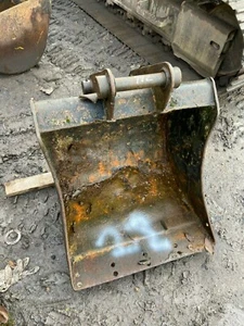 B Mini Bagger Bagger Eimer 40 mm 750 mm Graben (22) - Bild 1 von 8