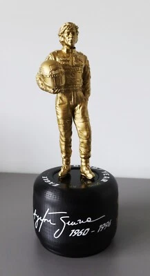 Ayrton Senna ЗОЛОТАЯ фигурка и шина статуэтка дисплей ручной работы (большой) - Изображение 1 из 4