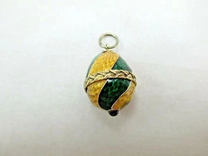 Vintage Gold Gilted? Guilloche Egg Pendant Green Yellow 828E - Bild 1 von 7
