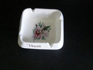 Vintage Treasure Craft Souvenir of Maui Hawaii Souvenir Ashtray Original Sticker - Picture 1 of 2