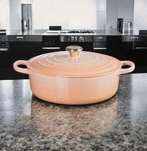 Le Creuset Emailliertes Gusseisen Signatur Rund Breit Dutch Oven, 6,75 Quart Peche - Bild 1 von 1