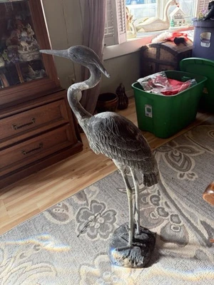 "Estatua de jardín grande de metal garza azul 36"" - Patena de aspecto rústico" Foto 1 de 4