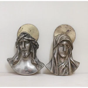 Sculpted Metal Jesus & Mary Wall Hangings / Unique 70s Religious Art Pieces - Foto 1 di 7