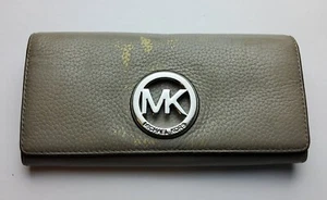 Michael Kors MK Pebbled Leather Full Size Wallet - Picture 1 of 10