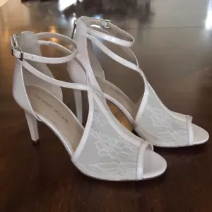 NWOT Antonio Melani nude mesh lace peep-toe stiletto 8.5 $98 - Picture 1 of 8