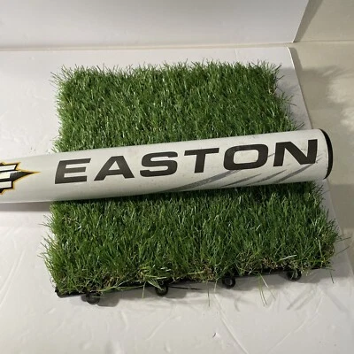 Easton Cyclone Official Softball Bat Model SK38 34 inch 30oz 2 1/4 inch Barrel - Image 1 of 4