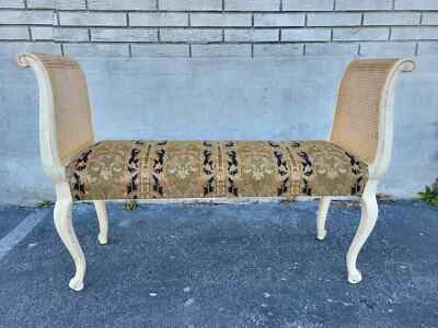 Banco de ventana Country French hecho a mano años 30 pintado a mano recién tapizado Foto 1 de 4