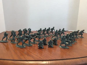 Mars 32023 1/32 WWII Don Cossacks (German Allies)  30 toy soldiers in 8 poses - Picture 1 of 17