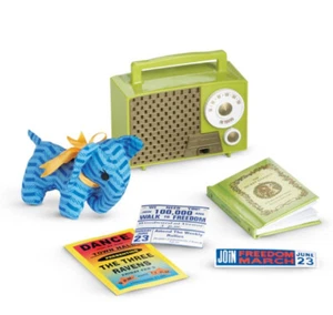 Nuevo en caja accesorios de dormitorio American Girl melodía con elefante, volante, radio ¡NUEVOS! - Imagen 1 de 2
