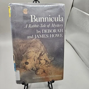 Vintage Bunnicula Deborah James Howe 1979 HCDJ Ex-Library Good Condition - Picture 1 of 11