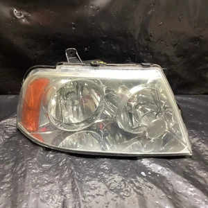 2005 LINCOLN NAVIGATOR DRIVER RIGHT HEAD LIGHT LAMP ASSEMBLY OEM L74-13005-B - Picture 1 of 8