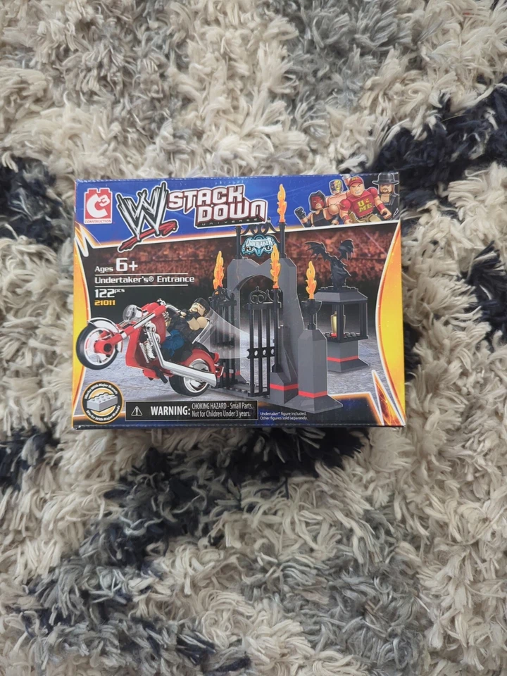 WWE Stack Down Building Block Set Undertaker's Entrance 21011 NEW - Image 1 of 4