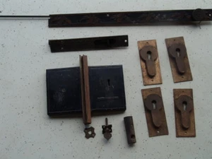 ANTIQUE ORNATE DOOR LOCK SET - Picture 1 of 12