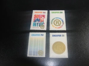 SINGAPORE 1973 Sc#167-70 Set di emblemi di qualità MNH XF - Foto 1 di 1