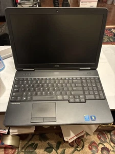 Dell Latitude E5540-15.6"-i7-4600U@2.1GHz-16GB RAM-500GB SSD Win10 no Battery - Picture 1 of 3