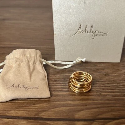 Anillo apilable de oro amarillo Ashlynn Avenue Cortland - talla 6 (precio de venta sugerido por el fabricante 155 USD) Foto 1 de 4