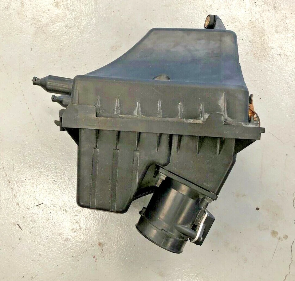 2001-2004 Ford Escape 3.0L Air Cleaner Box w/ MAF Sensor OEM  - Image 1 of 4