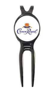 Marcador de pelota de golf Crown Royal + herramienta Divot de metal negro whisky - Imagen 1 de 3