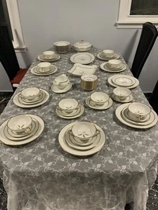 Rosenthal Selb Alemania WINIFRED patrón oro trigo 68 piezas servicio de cena - Imagen 1 de 17