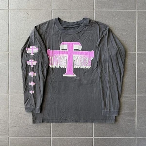 Camisa De Colección WWF Undertaker Rosa Cruz LS Camiseta Delantera Trasera Hits Lucha Libre - Imagen 1 de 10