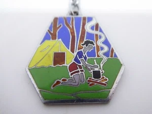 Porte-Clés  Key Ring - CAMPING / SCOUT / TENTE FEUX DE CAMPS - EMAILLE -ENAMELED - Picture 1 of 6