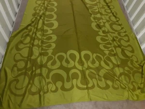 Tablecloth Vintage 123" x 62" Green Geometric EUC St.Patty's Day!! - Picture 1 of 2