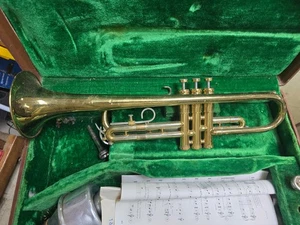 ✨Vintage GETZEN 300 Series Trumpet & Alessi-Vacchiano mute in case - untested! - Picture 1 of 22