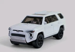 2018 TOYOTA 4RUNNER Offroad Collectible DieCast Model Truck 1:64 White LOOSE - Picture 1 of 8