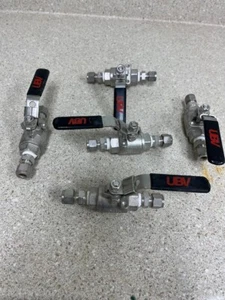 Zwei UBV Haitima Kugelhähne 3/8" 2000WOG CF8M, Nos - Bild 1 von 1