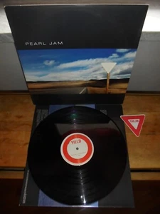 Pearl Jam "Yield" LP Epic - E 68164 USA 1998 - INNEN - M. STICKER - Bild 1 von 1