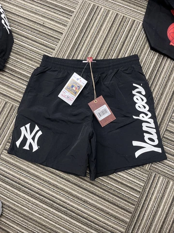 NEW MITCHELL AND NESS COOPERSTOWN COLLECTION NEW YORK YANKEES NYLON SHORTS SMALL Cover