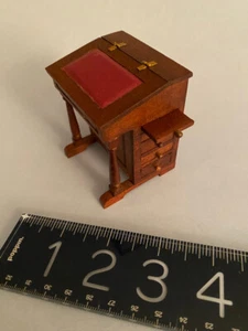 Casa delle bambole in miniatura vintage ARTIGIANALE stile Davenport BELLISSIMO legno massello DESK/b - Foto 1 di 17